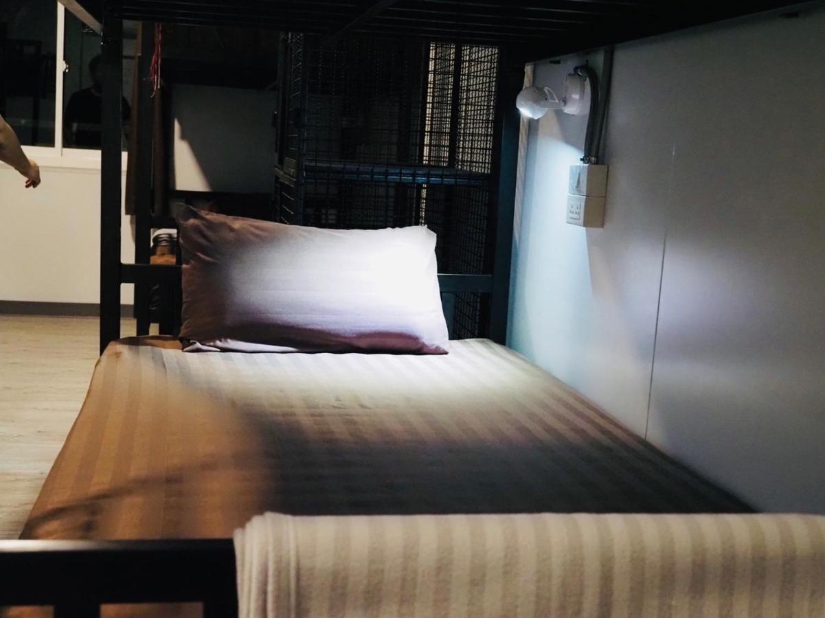Wild Ones Hostel Bangkok Exteriör bild