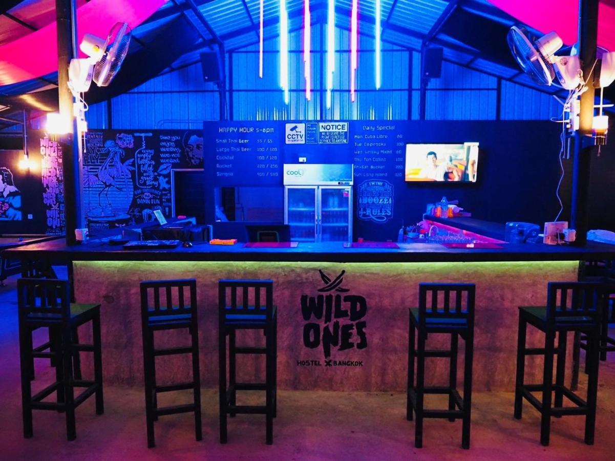 Wild Ones Hostel Bangkok Exteriör bild