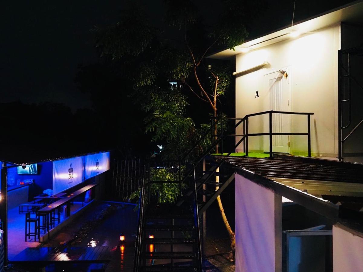 Wild Ones Hostel Bangkok Exteriör bild