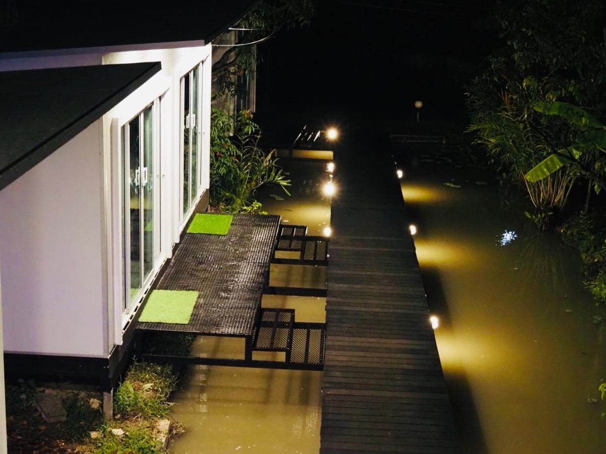 Wild Ones Hostel Bangkok Exteriör bild